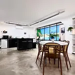 Coliving Apartmanhotel *